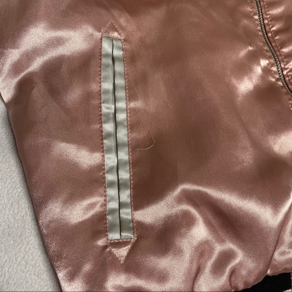 BABY PINK OVERSIZED SILK BOMBER JACKET - Picture 5 of 9
